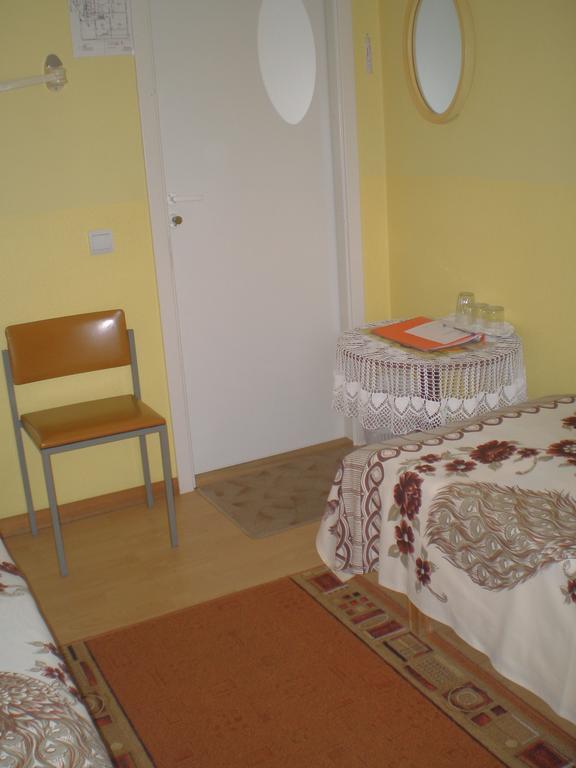 Jannseni Accommodation Parnu Bagian luar foto