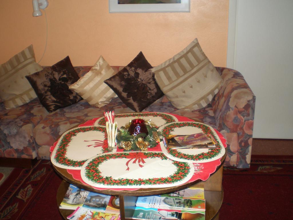 Jannseni Accommodation Parnu Bagian luar foto