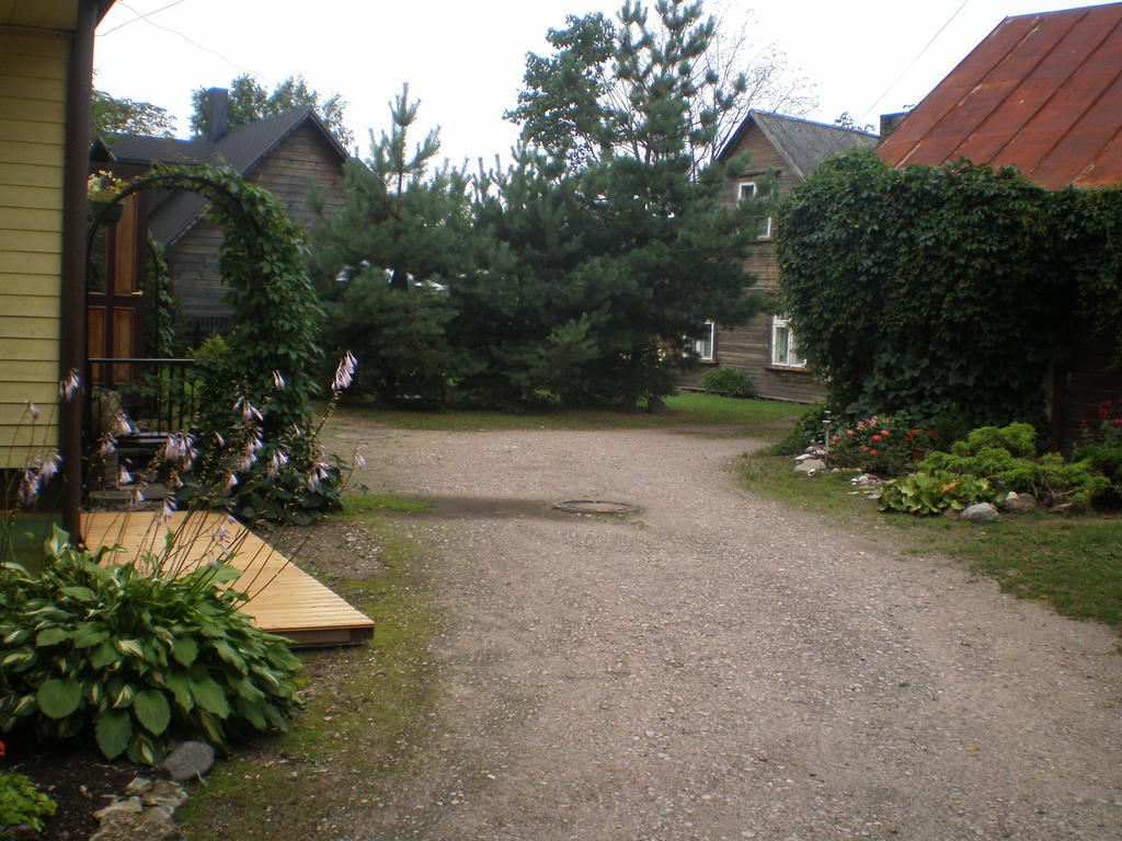 Jannseni Accommodation Parnu Bagian luar foto