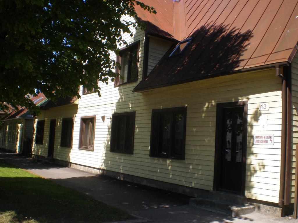 Jannseni Accommodation Parnu Bagian luar foto